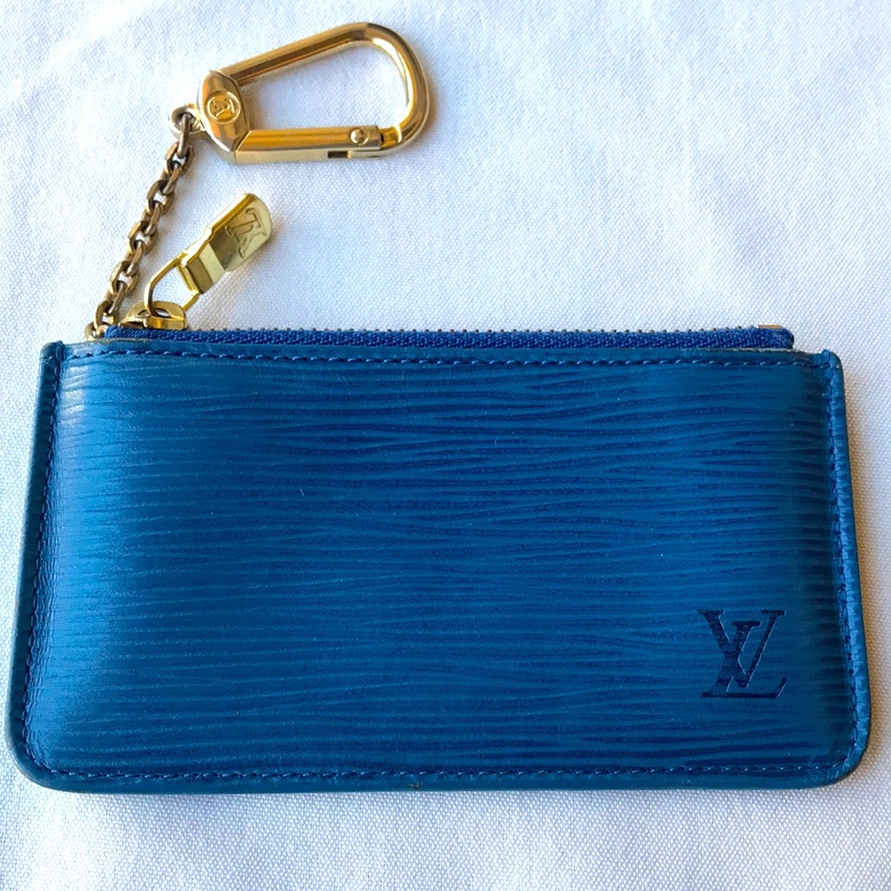 💯Authentic LV Epi blue key cles 🥰